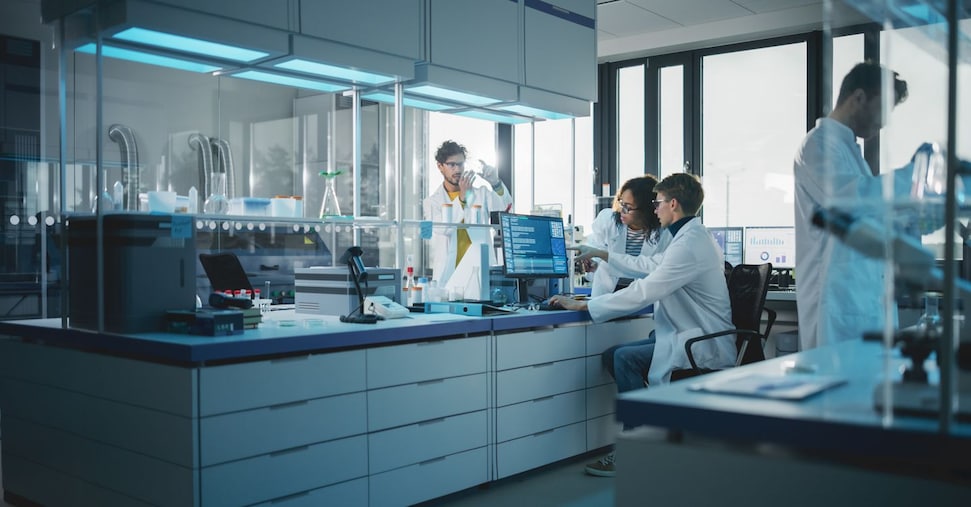 Chi scrive di scienza paga la tassa di chi pensa in un’altra lingua, l’IA può cambiare tutto