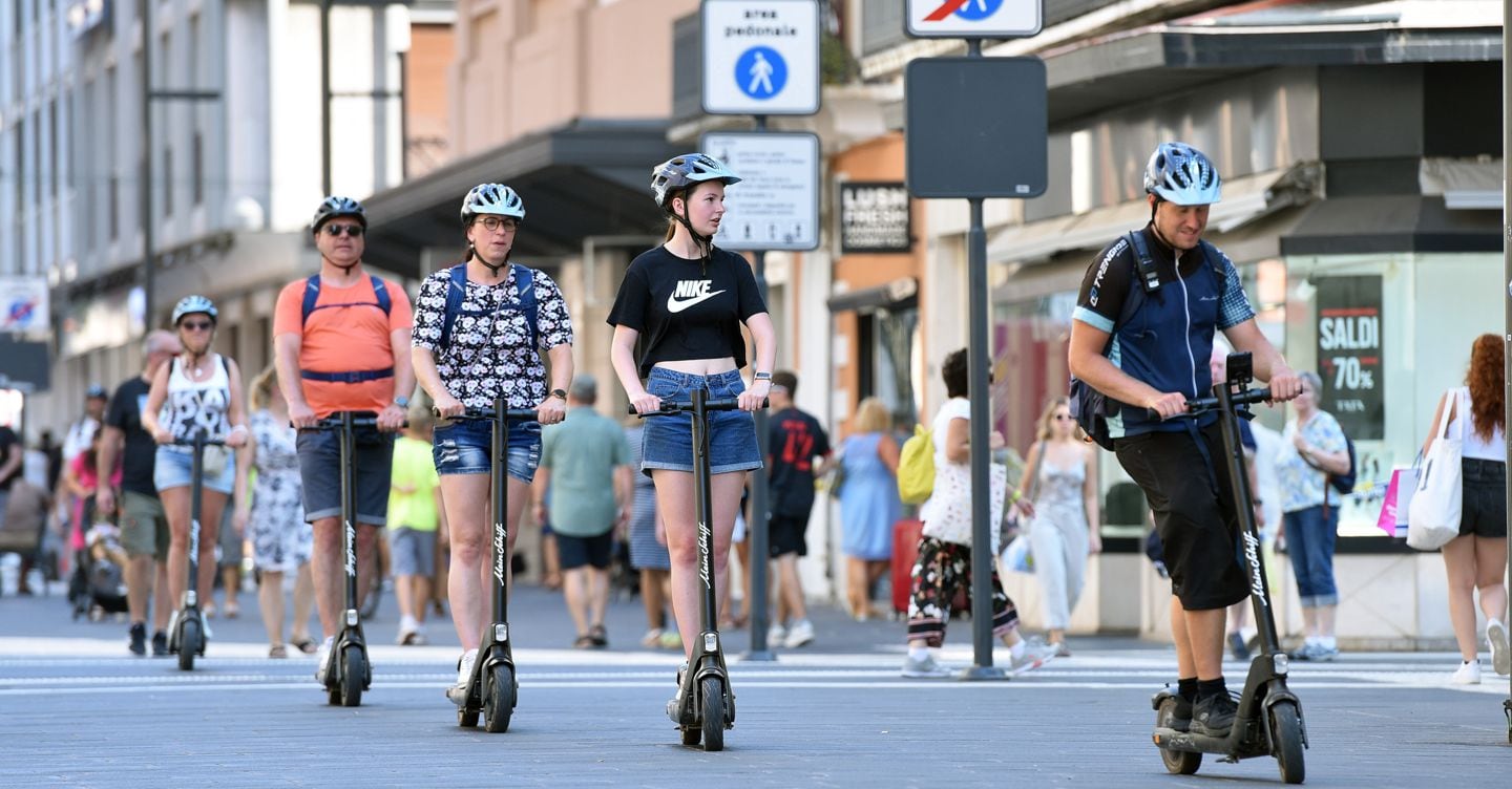 Monopattini, arriva lâ obbligo di assicurazione: ecco i costi. Per chi non si adegua multe fino a 400 euro