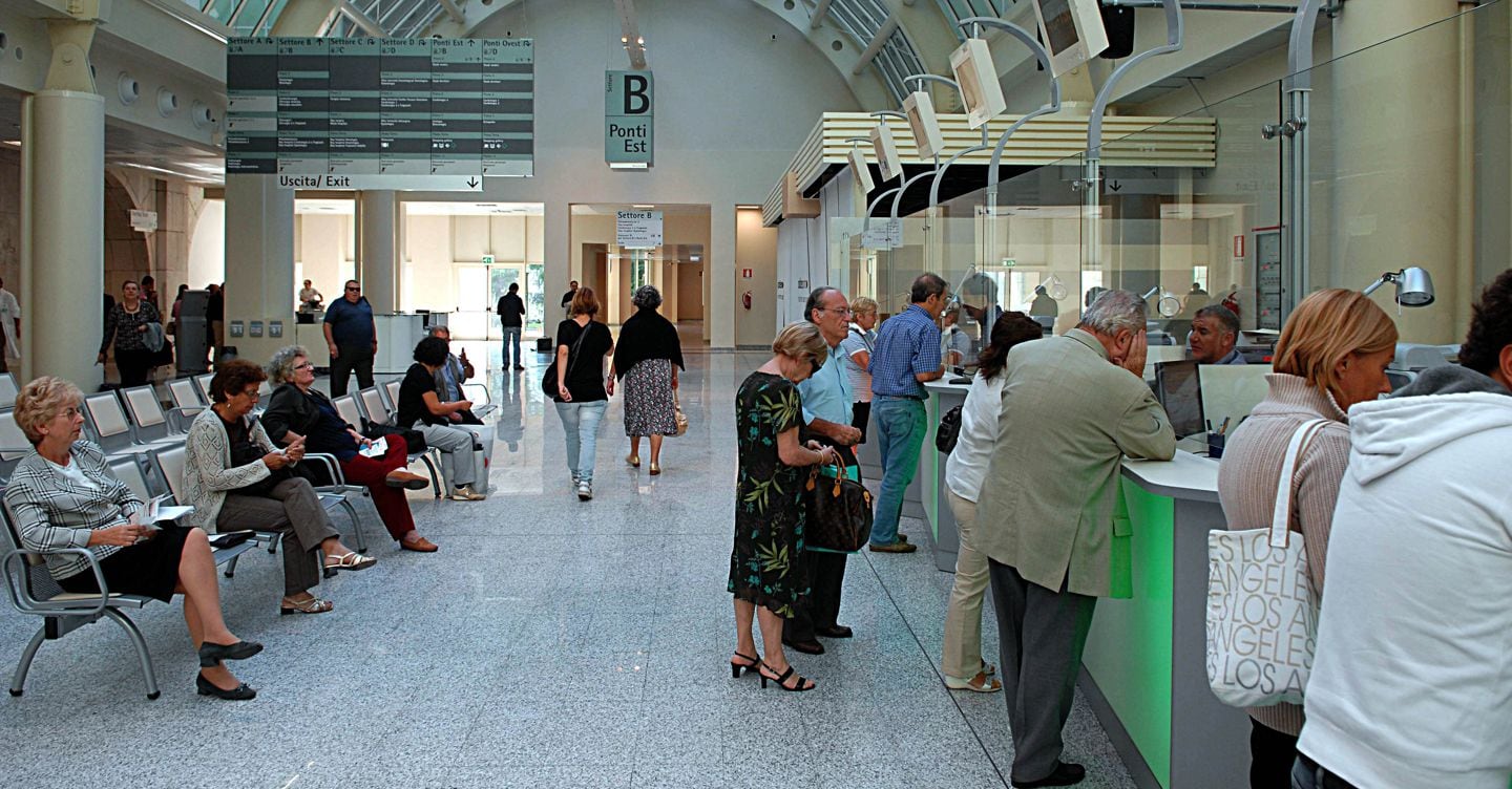 Così i no vax fanno crollare Bolzano in basso alla classifica delle cure