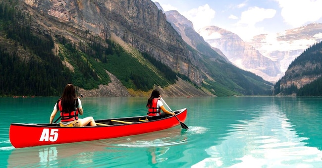 Pagaiando nel Lake Louise