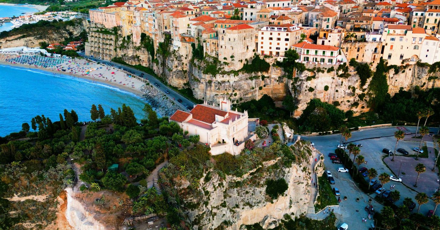 Case al mare, la Calabria conquista gli acquirenti esteri: sei località tra le più richieste d’Italia