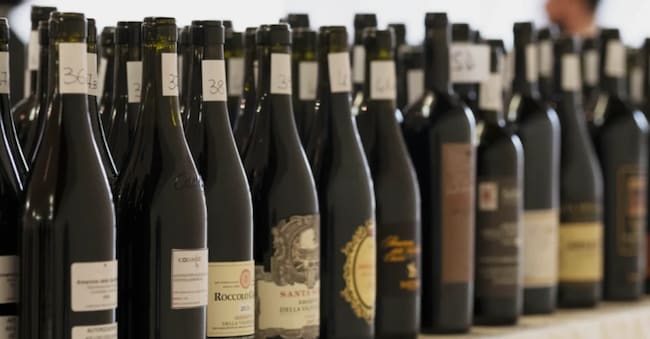 Bottiglie di Amarone in degustazione