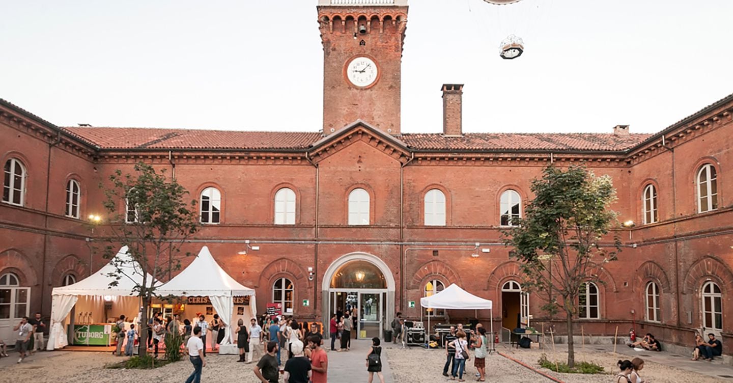 https://i2.res.24o.it/images2010/S24/Documenti/2026/07/13/Immagini/Ritagli/Scuola-Holden-Torino-U21262204730TIk-1440x752@IlSole24Ore-Web.jpg