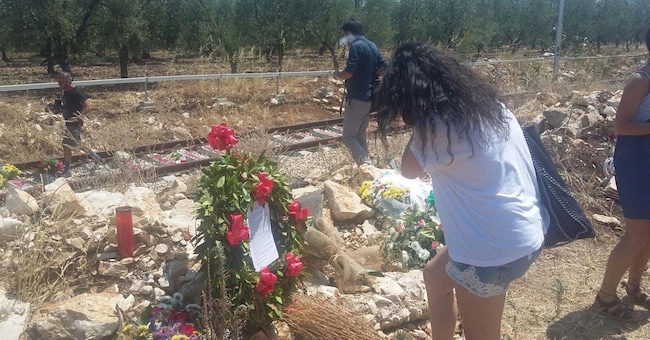 I familiari delle vittime a Corato, sul luogo disastro a Corato ANSA