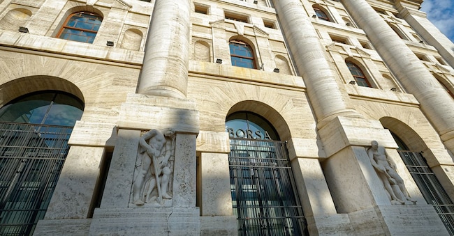 Piazza Affari - Milano (Adobe Stock)