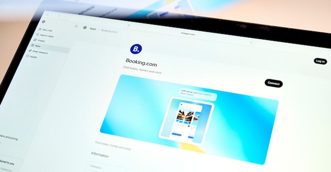 La mini-app di Booking.com nell'app ChatGPT visualizzata su un laptop a Forest Hills, New York, Stati Uniti, venerdì 27 marzo 2026. L'anno scorso, OpenAI ha presentato un piano ambizioso per consentire ai marchi di lanciare mini-app all'interno di ChatGPT, permettendo agli utenti di accedere ai loro servizi senza uscire dal chatbot.  (Photographer: Gabby Jones/Bloomberg)