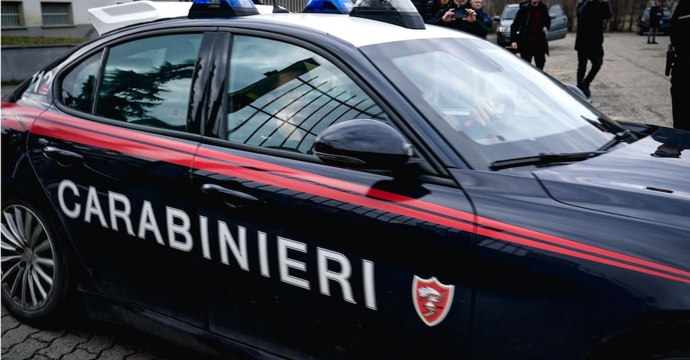 Perugia, urina sull’auto dei carabinieri e filma tutto: assolto Perugia, urina sull’auto dei carabinieri e filma tutto: assolto