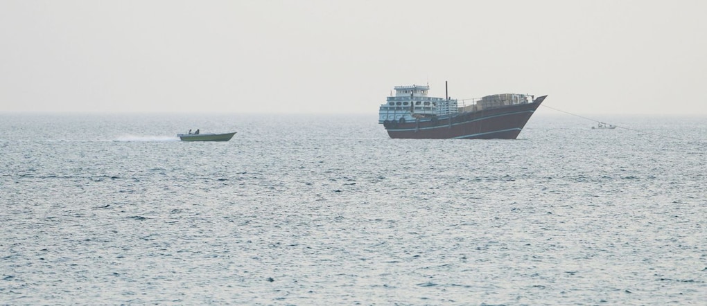 Una nave nello Stretto di Hormuz REUTERS/Stringer REUTERS
