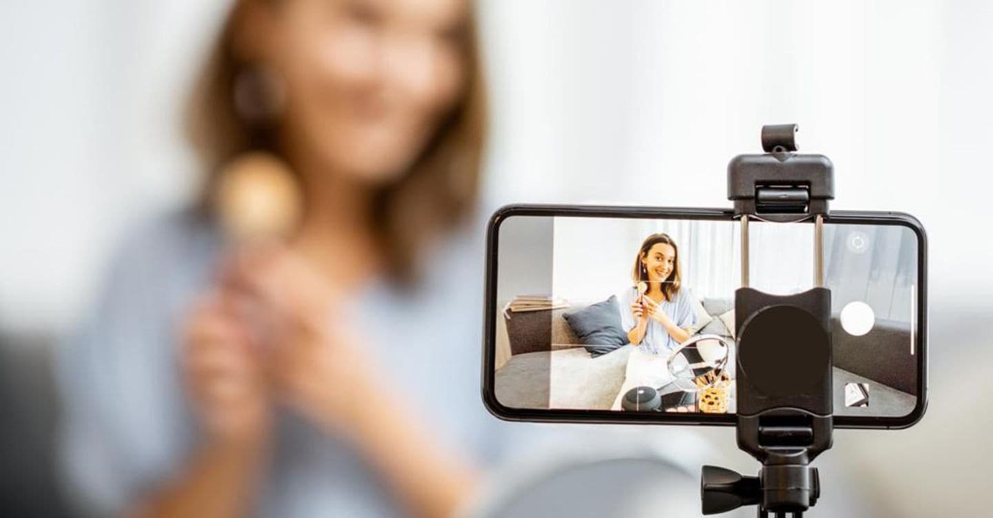 Influencer marketing, dal 27 settembre scattano le nuove regole Ue