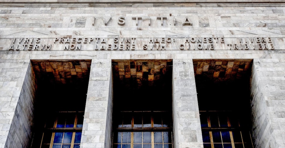 Moda, la procura di Milano accende un faro su altri 11 marchi