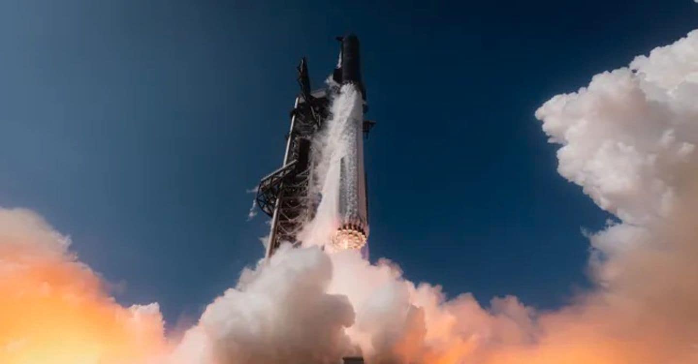 Starship di SpaceX: il tredicesimo volo di prova decisivo per investitori e programmi spaziali