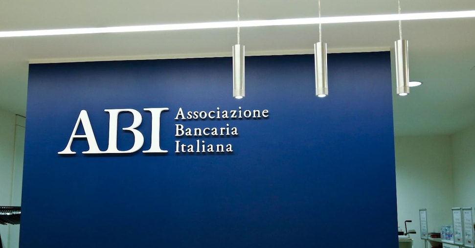 Bancari, al via la trattativa per l’aumento di 518 euro