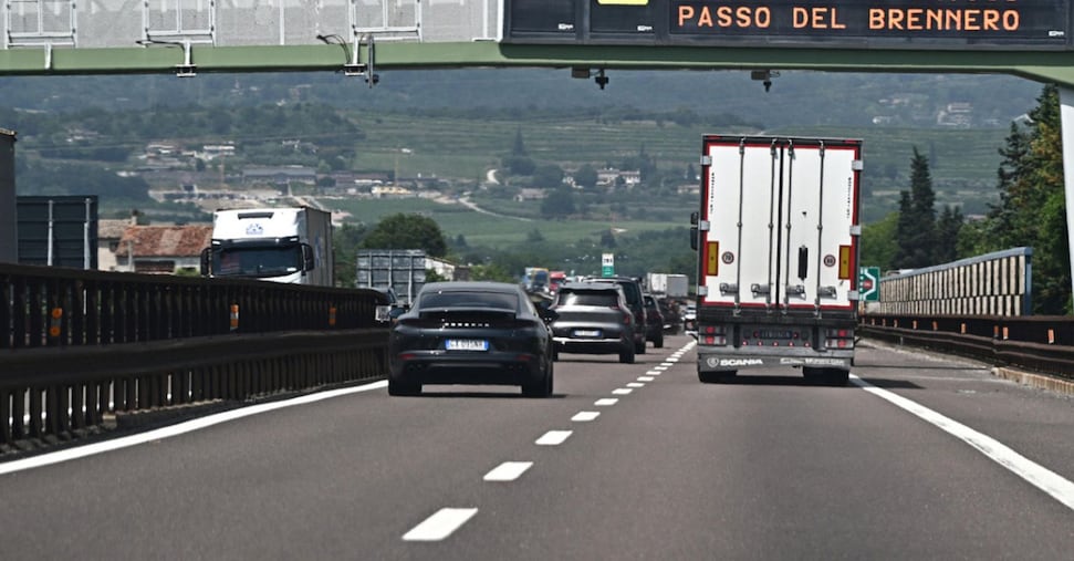 Blocchi al Brennero, l’avvocato della Corte Ue dà ragione all’Italia: «Divieti illegittimi» Blocchi al Brennero, l’avvocato della Corte Ue dà ragione all’Italia: «Divieti illegittimi»