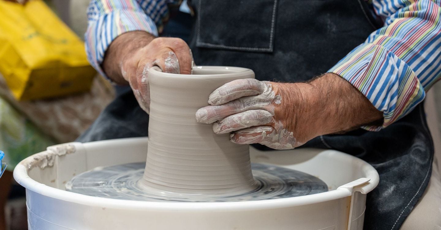 La ceramica siciliana lancia la sfida: dal souvenir al design ma mancano operai