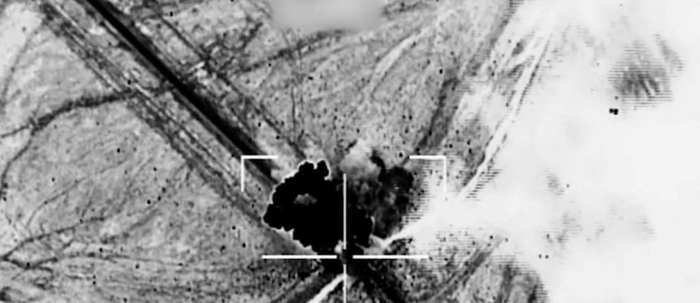 Il fumo si alza da un'esplosione in una località sconosciuta, durante quelli che il Comando Centrale degli Stati Uniti (CENTCOM) definisce attacchi contro l'Iran, in questo fotogramma tratto da un video diffuso il 17 luglio 2026.     Comando Centrale degli Stati Uniti/Materiale fornito tramite REUTERS    QUESTA IMMAGINE È STATA FORNITA DA UNA TERZA PARTE. È OBBLIGATORIO CITARE LA FONTE. SOVRIMPRESSIONE E MASCHERATURA ALL'ORIGINE.  VERIFICA - Non è stato possibile verificare il luogo e la data. - Non è stata trovata alcuna versione precedente del video pubblicata online prima del 17 luglio. via REUTERS