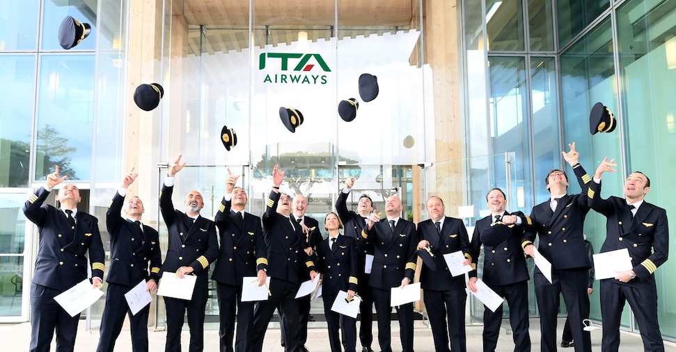 Ita Airways, al via il corso di formazione piloti: età minima 17 anni Ita Airways, al via il corso di formazione piloti: età minima 17 anni