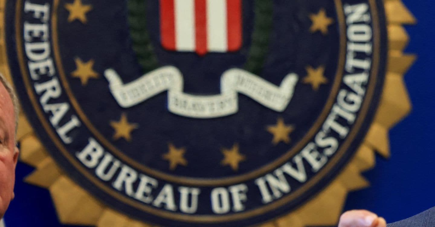 Arrestato uomo vicino a sede Fbi di New York: aveva un carrello di fucili