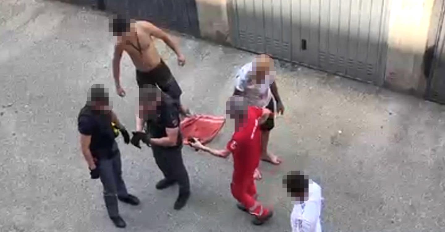 Caso Bologna, attivato lo “scudo penale” per gli agenti per la prima volta: come funziona