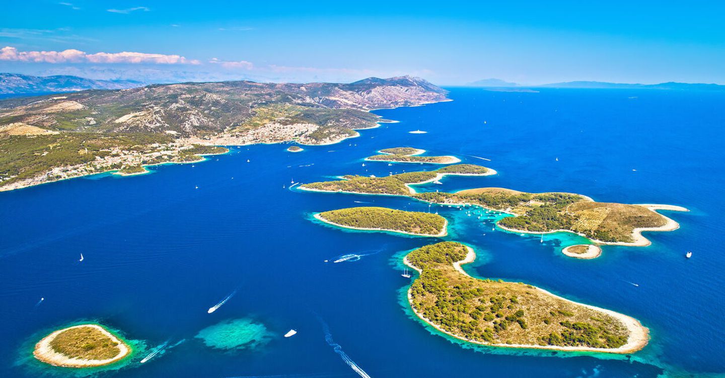 Nel cuore dell’Adriatico rotta verso Hvar, gioiello della Dalmazia