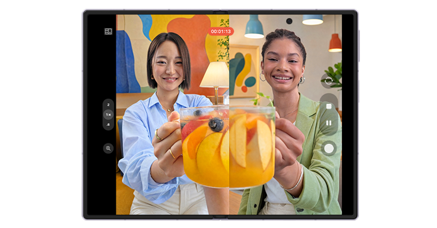 Samsung rilancia la scommessa dei pieghevoli. Ecco la nuova famiglia Galaxy Fold Samsung rilancia la scommessa dei pieghevoli. Ecco la nuova famiglia Galaxy Fold