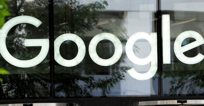 Il logo di Google è visibile all'esterno degli uffici dell'azienda a Londra, in Gran Bretagna, il 24 giugno 2025. REUTERS/Carlos Jasso/Foto d'archivio REUTERS