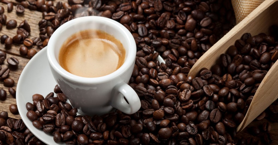 Ma il caffè fa bene al cuore? Si, ma alle giuste dosi Ma il caffè fa bene al cuore? Si, ma alle giuste dosi