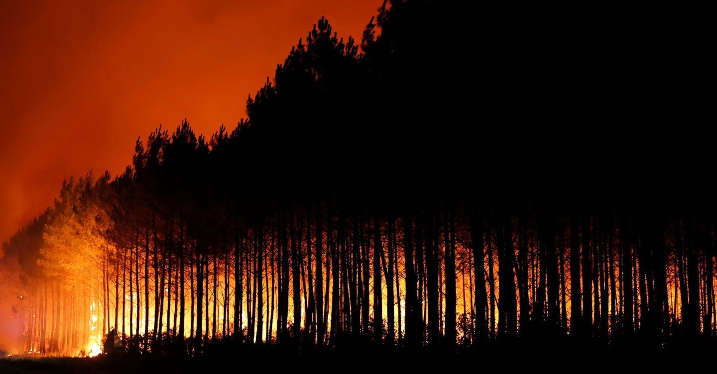 Francia: oltre 20.000 persone evacuate dopo incendio nella Gironda