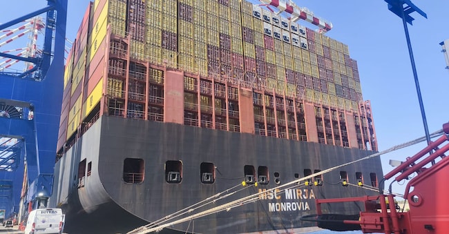 Msc Mirja fa cold ironing a Gioia Tauro