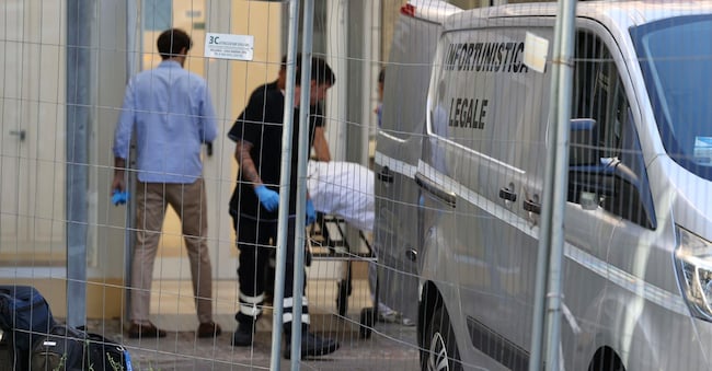 Autopsia Fakir, Periti Legali Bologna (Italia) 24 Luglio 2026 (Photo Guido Calamosca / LaPresse)  Autopsy Fakir, Legal Experts  july 24, 2026 - Bologna - Italia (Guido Calamosca/ LaPresse ) LAPRESSE