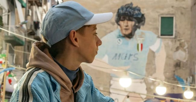 Una scena del cortometraggio «Il murales del campione» di Massimiliano Pacifico, unico film italiano premiato a Giffoni 2026