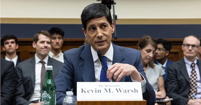 Il presidente della Federal Reserve Kevin Warsh testimonia davanti alla Commissione per i servizi finanziari della Camera dei Rappresentanti durante un'audizione dal titolo "Relazione semestrale sulla politica monetaria della Federal Reserve" a Capitol Hill, Washington, DC, Stati Uniti, il 14 luglio 2026.  EPA/ANNA ROSE LAYDEN EPA