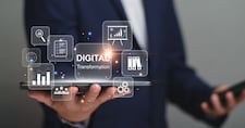 Strategia tecnologica per la trasformazione digitale, digitalizzazione dei processi aziendali e dei dati, ottimizzazione e automazione delle operazioni, gestione dei servizi aziendali, Internet e cloud computing. (Adobe Stock)