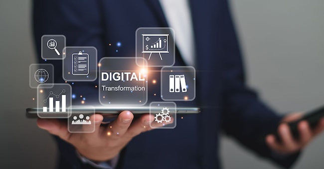 Strategia tecnologica per la trasformazione digitale, digitalizzazione dei processi aziendali e dei dati, ottimizzazione e automazione delle operazioni, gestione dei servizi aziendali, Internet e cloud computing. (Adobe Stock)
