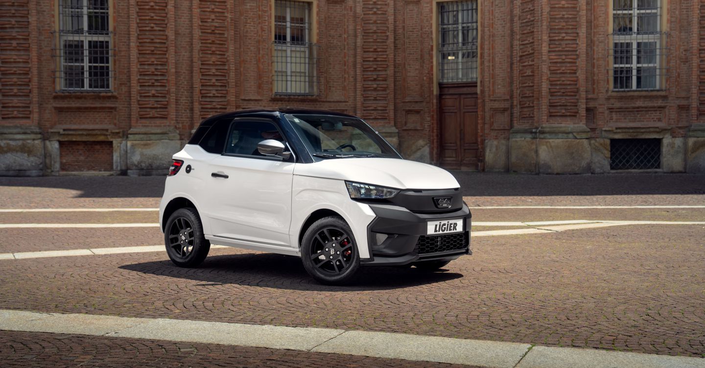 Ligier JS50, arriva la versione elettrica della microcar premium