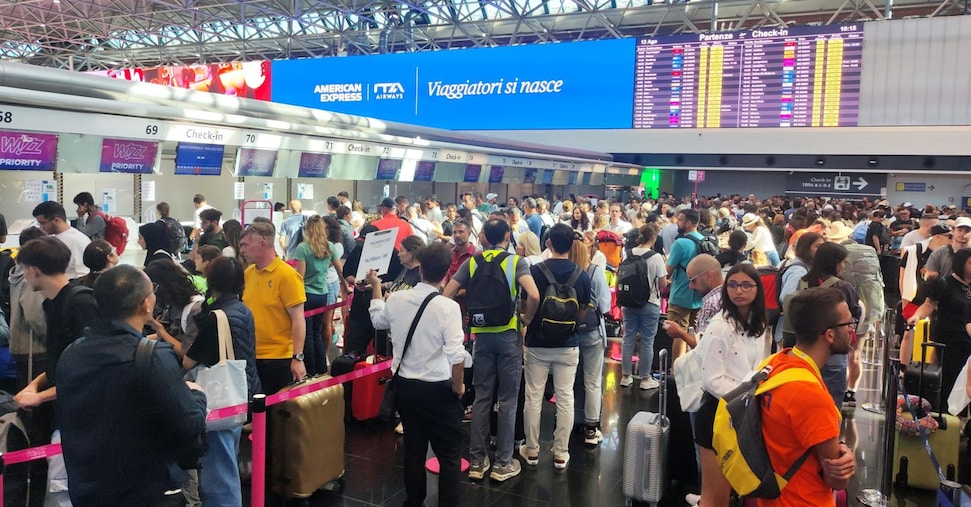 Trasporto aereo, primato storico italiano: 8.446 voli in un giorno Trasporto aereo, primato storico italiano: 8.446 voli in un giorno