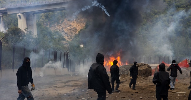  L’assalto dei No Tav al cantiere dei treni ad alta velocità con centinaia di manifestanti Italy Photo Press