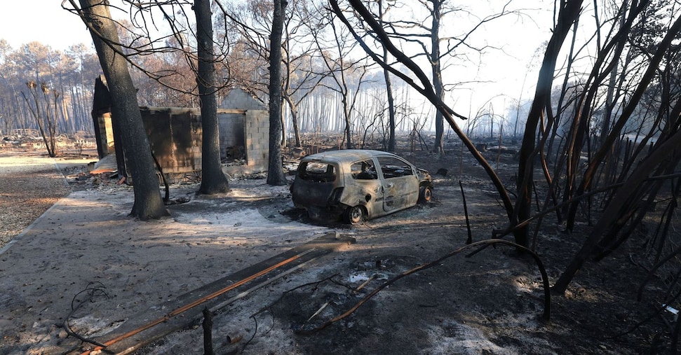 Incendi in Francia e Spagna sotto controllo. Ora fanno paura caldo e vento