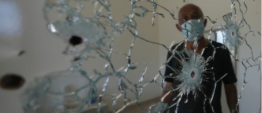 Una delle abitazioni colpite dall’esercito israeliano a Zawtar al-Gharbieh, in Libano APN