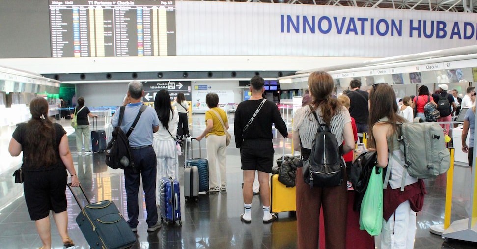 Turismo, settembre è il nuovo mese delle vacanze: crescono le prenotazioni aeree (+8%) Turismo, settembre è il nuovo mese delle vacanze: crescono le prenotazioni aeree (+8%)