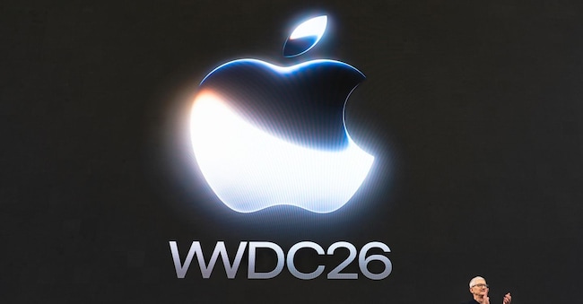 epa13024997 Tim Cook, amministratore delegato di Apple, interviene sul palco durante l'Apple WWDC26 all'Apple Park di Cupertino, in California (USA), l'8 giugno 2026.  EPA/LIPO CHING EPA