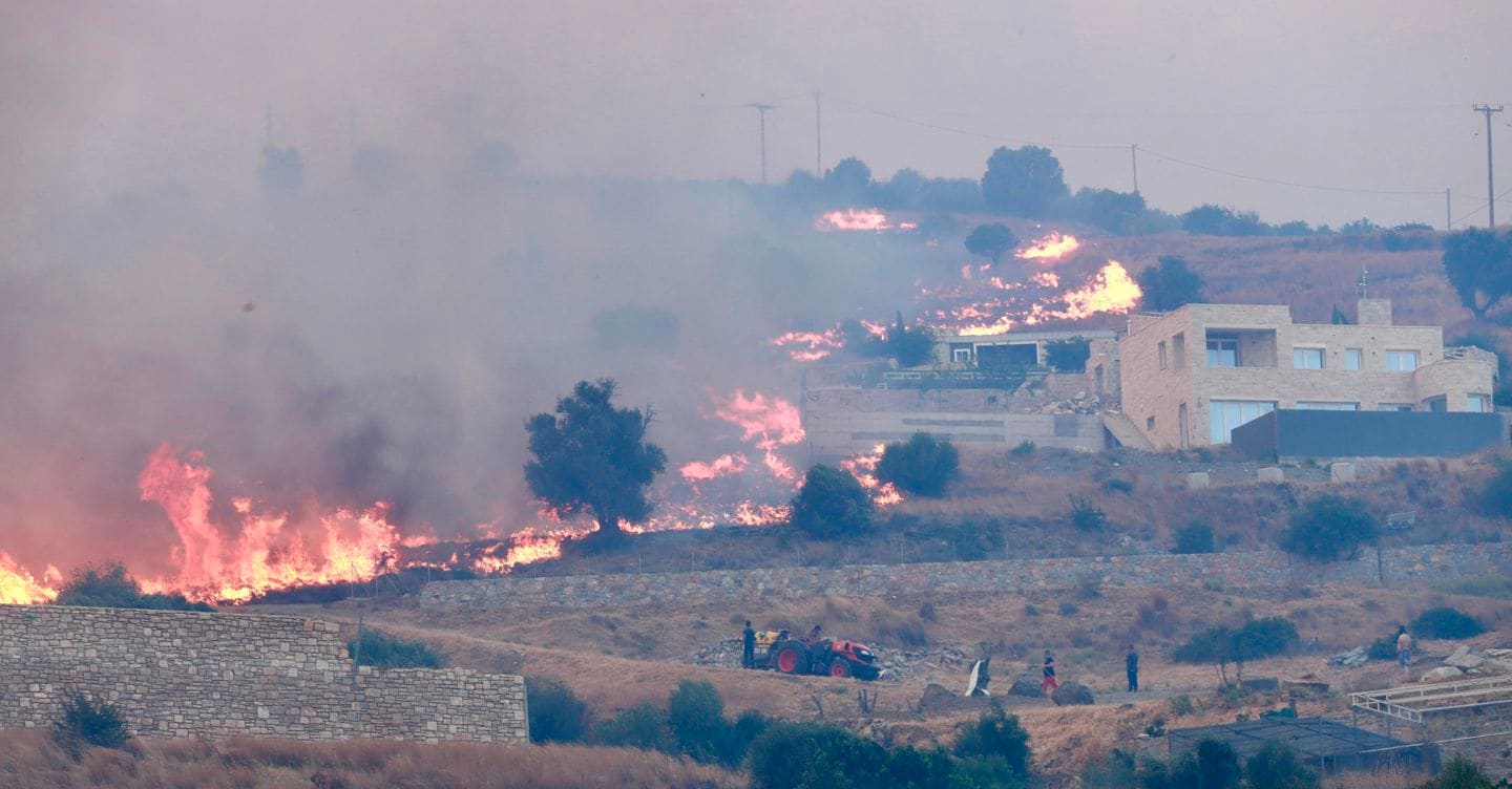 Incendi, il 40% su terreni agricoli: 37mila ettari bruciati nel 2025