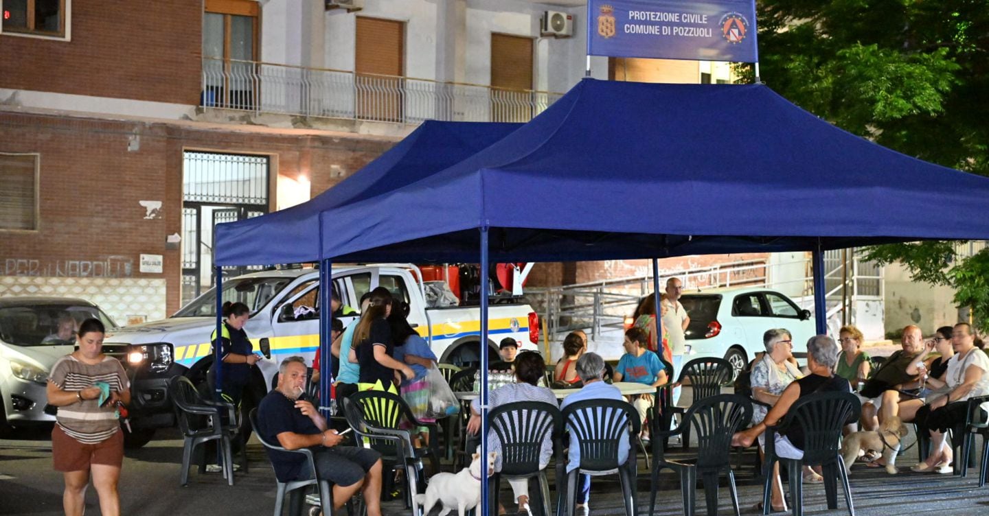 Napoli, ora Ã¨ sciame sismico. La lunga notte dei cittadini colpiti dal terremoto