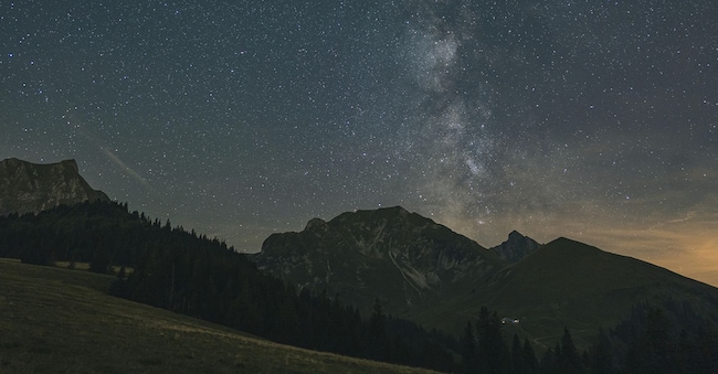 Foto della Via Lattea nel Parco Nazionale del Gantrisch.