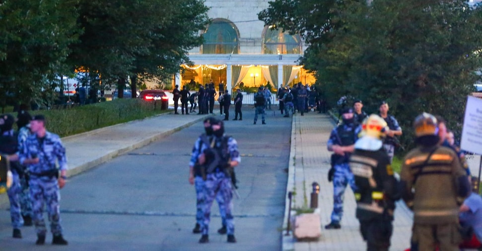 Attentato a Mosca in ristorante italiano: almeno cinque morti. Continuano raid russi nella regione di Kiev Attentato a Mosca in ristorante italiano: almeno cinque morti. Continuano raid russi nella regione di Kiev