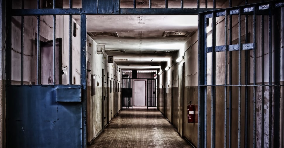 L’impatto del caldo nelle carceri: da Rebibbia a San Vittore, a Sassari, ecco la fotografia dell’emergenza