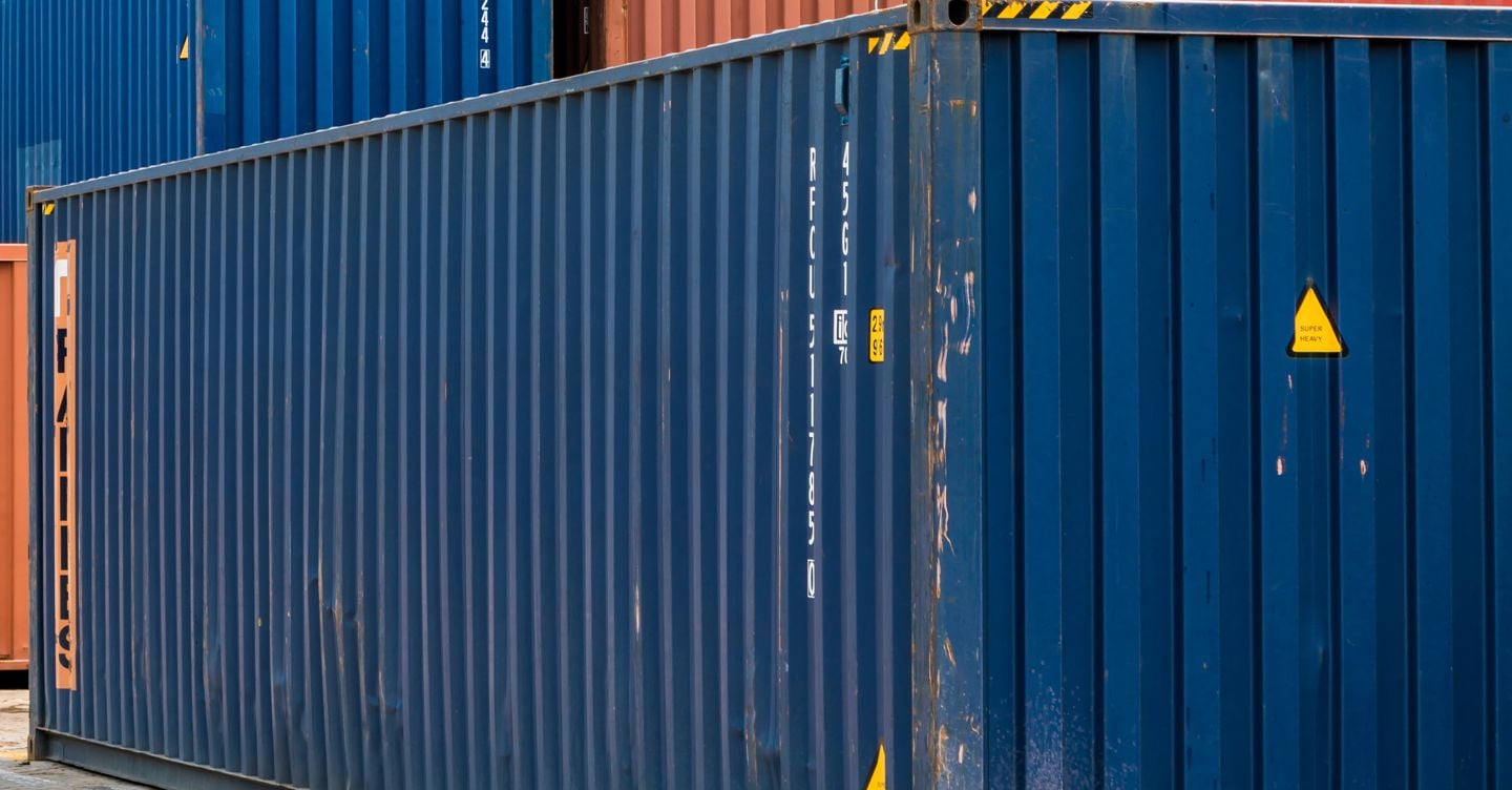 Indagine su traffico illecito di carcasse di veicoli dall’Italia al Senegal: 10 persone indagate