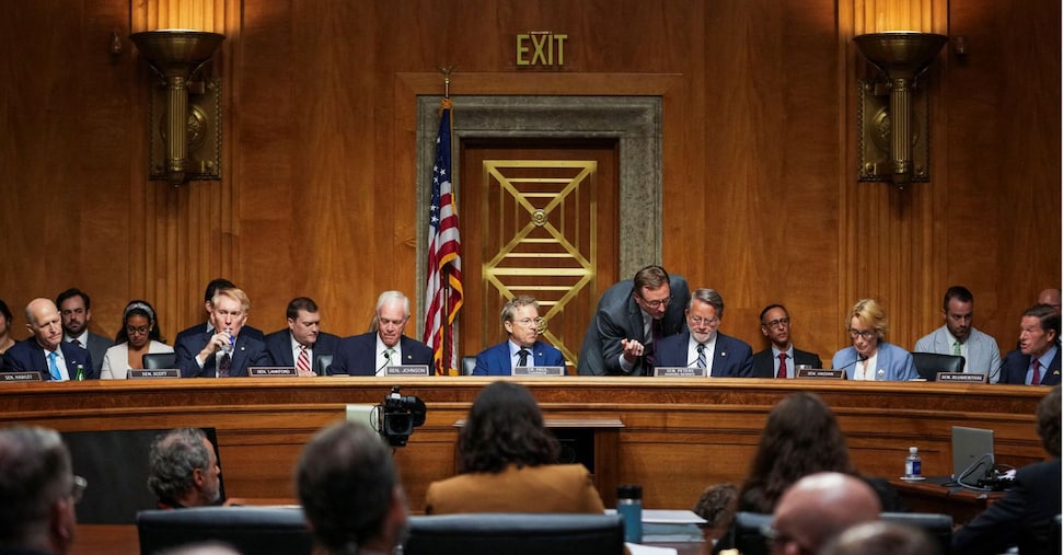 Commissione del Senato Usa accusa l’epidemiologo Fauci di oltraggio al Congresso