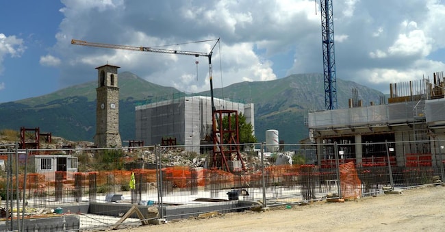 Amartrice 2026, i cantieri del nuovo Municipio e la Torre civica