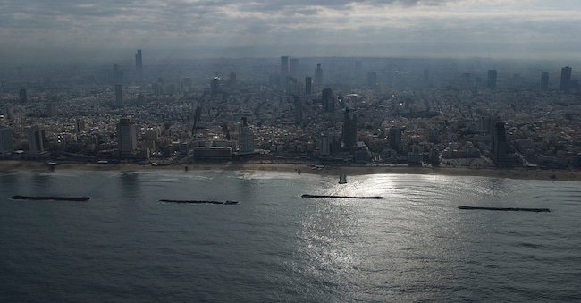Tel Aviv vista dal mare (AP Photo/Ariel Schalit) AP