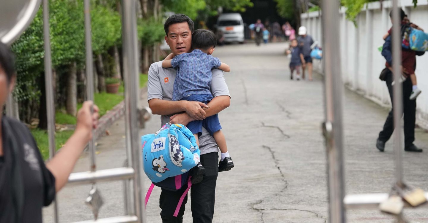 Strage in una scuola di Bangkok: uccisi tre insegnanti e tre studenti